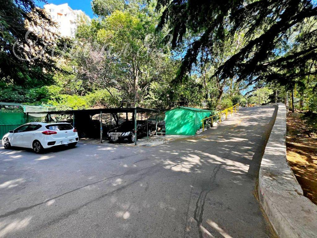 Ялта, пгт. Массандра, Южнобережное шоссе д. 15