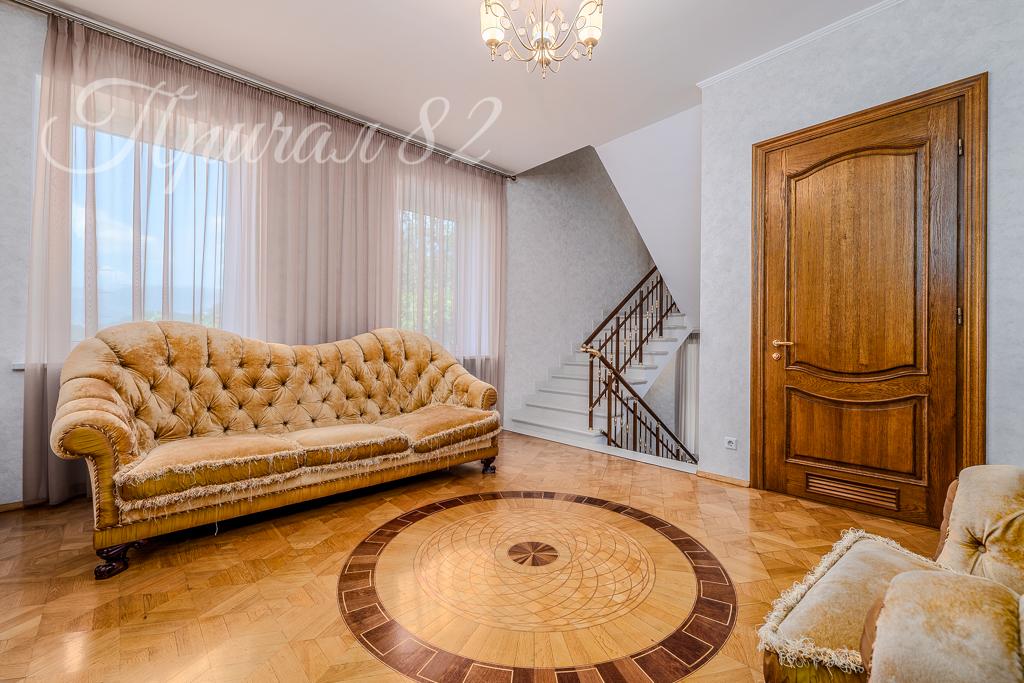 Ялта, пгт Никита, ул. Оранжерейная