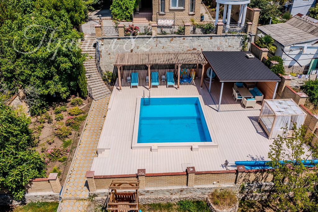 Ялта, пгт Никита, ул. Оранжерейная