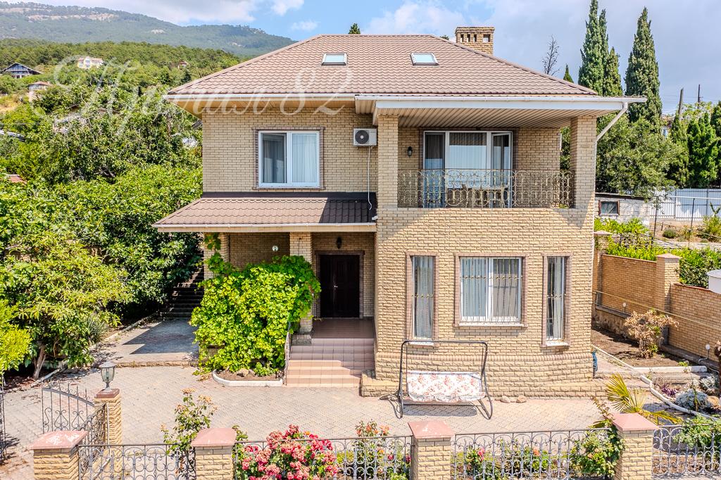 Ялта, пгт Никита, ул. Оранжерейная