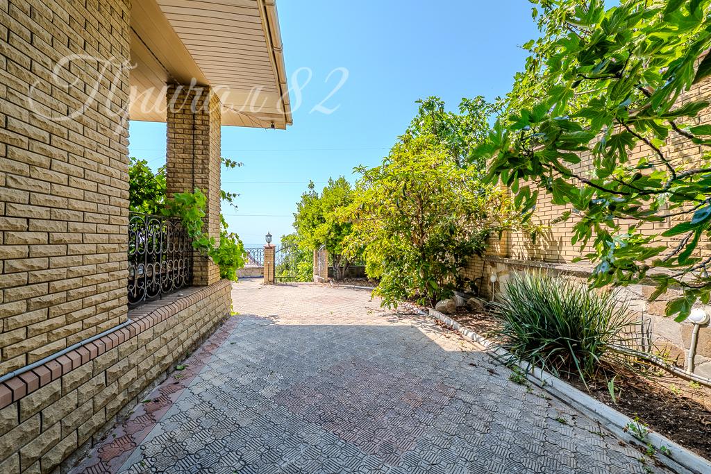 Ялта, пгт Никита, ул. Оранжерейная