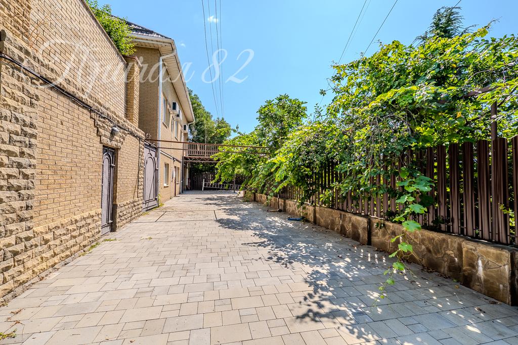 Ялта, пгт Никита, ул. Оранжерейная