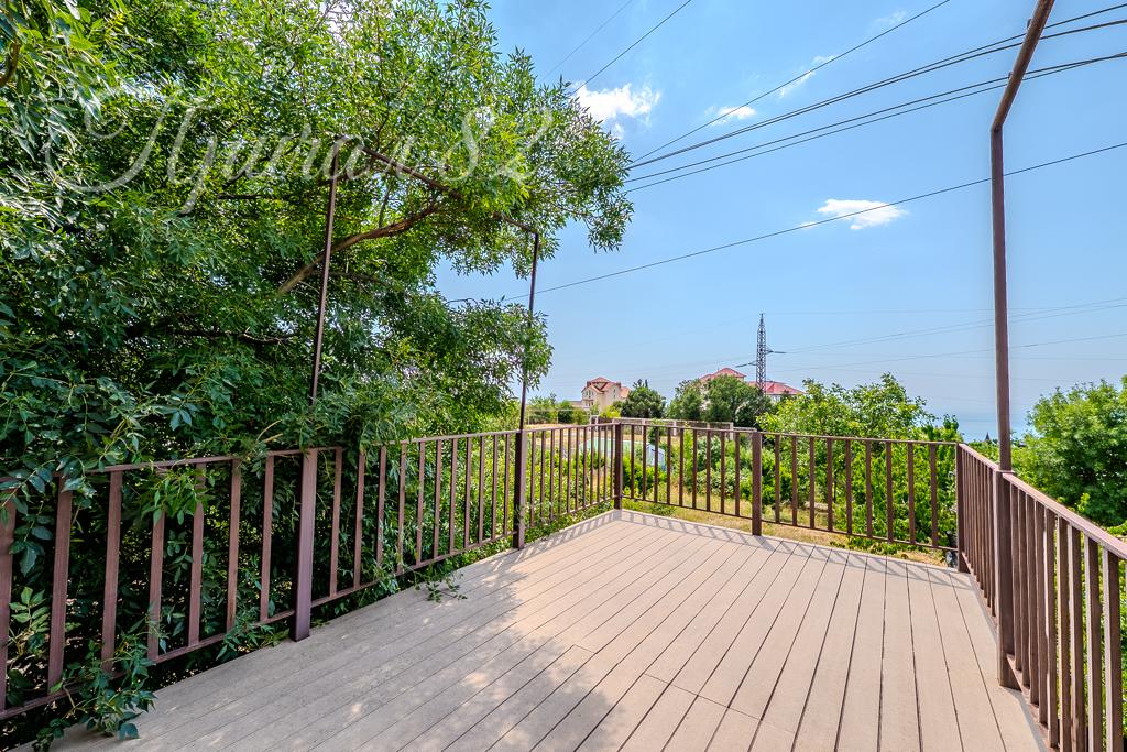 Ялта, пгт Никита, ул. Оранжерейная