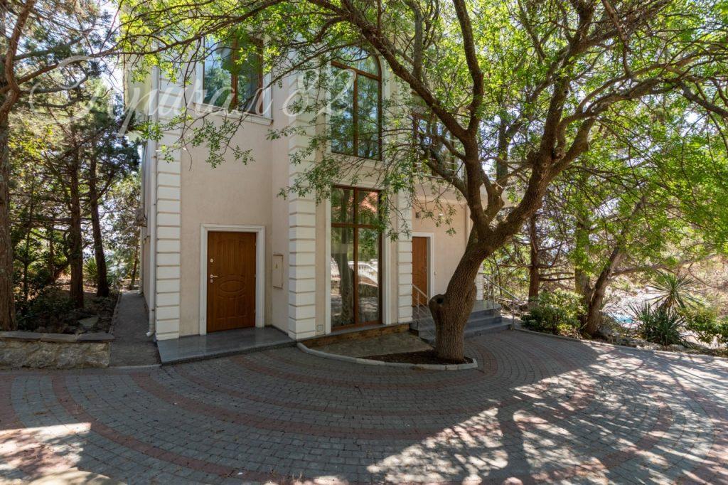 Ялта, пгт. Форос, мыс Сарыч