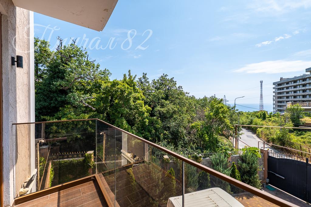 Ялта, ул Авроры 55