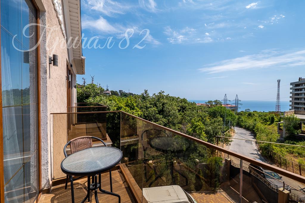 Ялта, ул Авроры 55