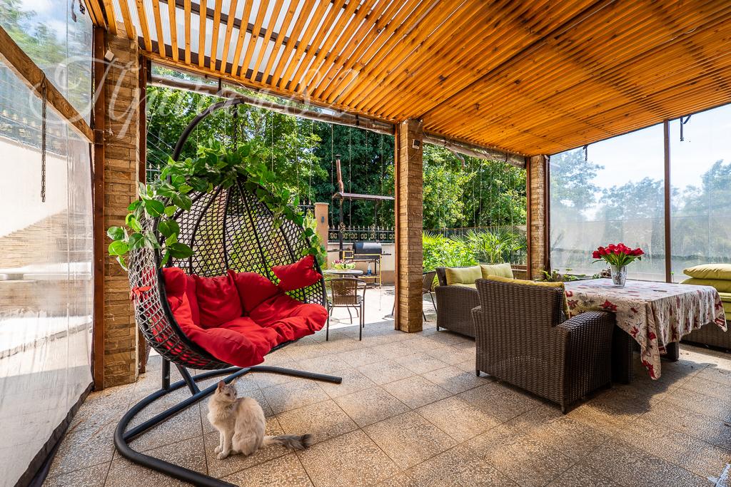 Ялта, ул Авроры 55