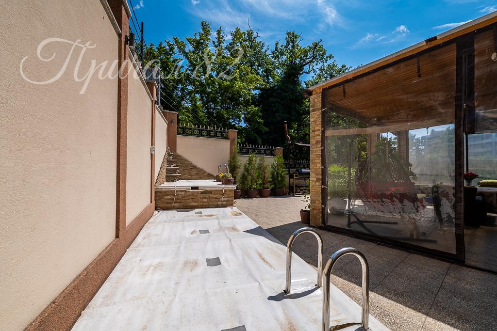 Ялта, ул Авроры 55