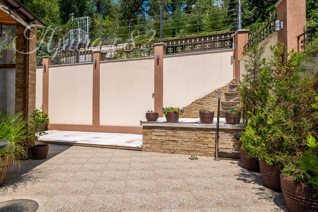 Ялта, ул Авроры 55