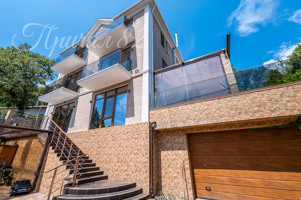 Ялта, ул Авроры 55