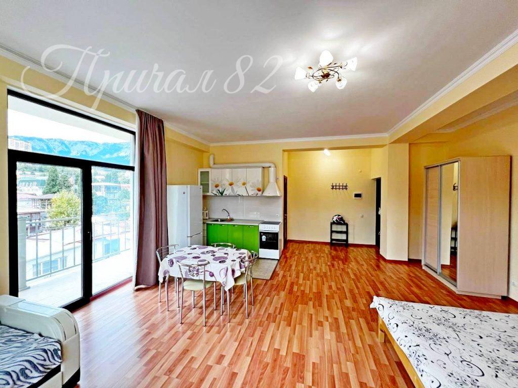 Ялта, ул. Пионерская 8