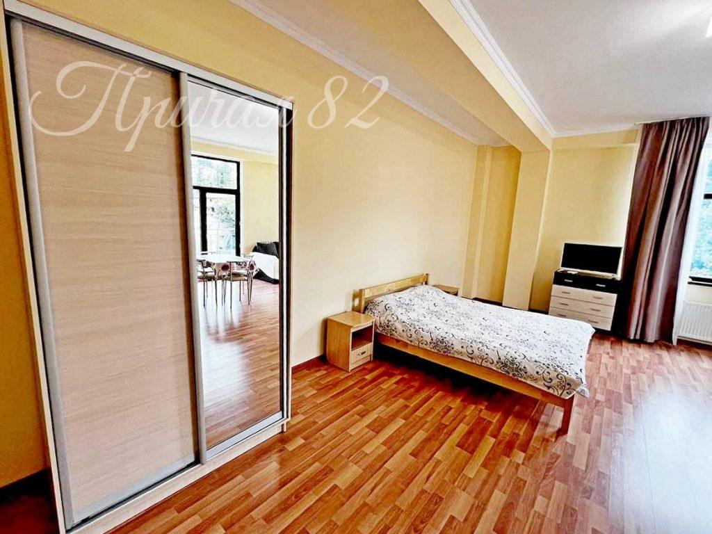 Ялта, ул. Пионерская 8