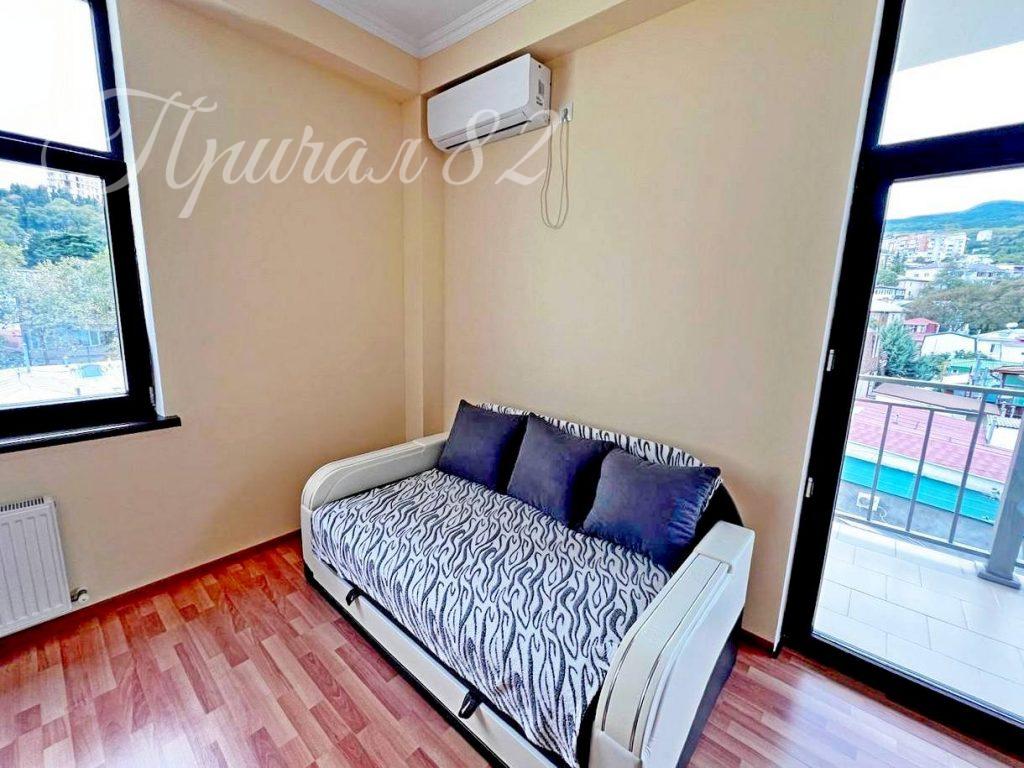 Ялта, ул. Пионерская 8