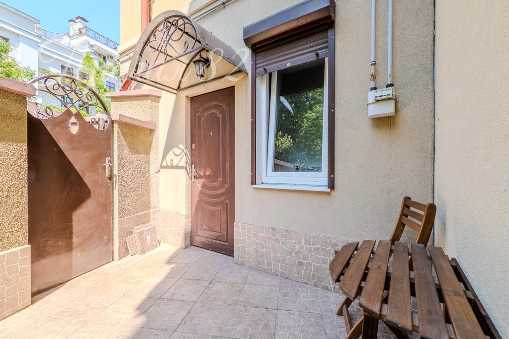 ялта улица Ломоносова 37А