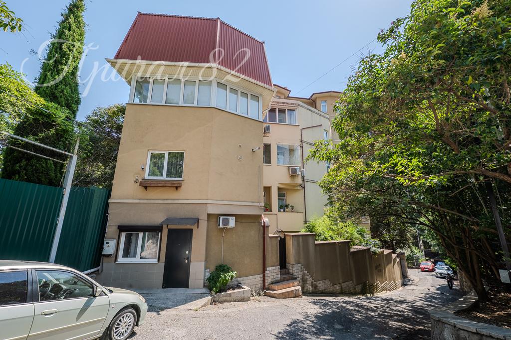 ялта улица Ломоносова 37А