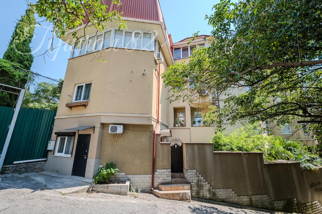 ялта улица Ломоносова 37А