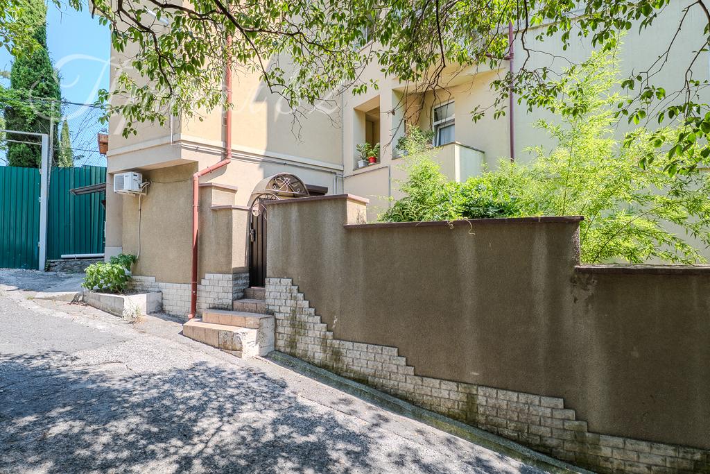 ялта улица Ломоносова 37А