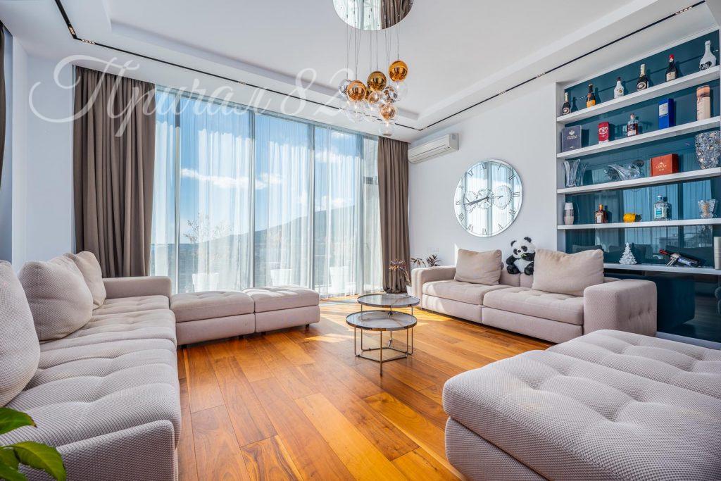 Ялта, Гурзуф, ул. Ялтинская 22 а