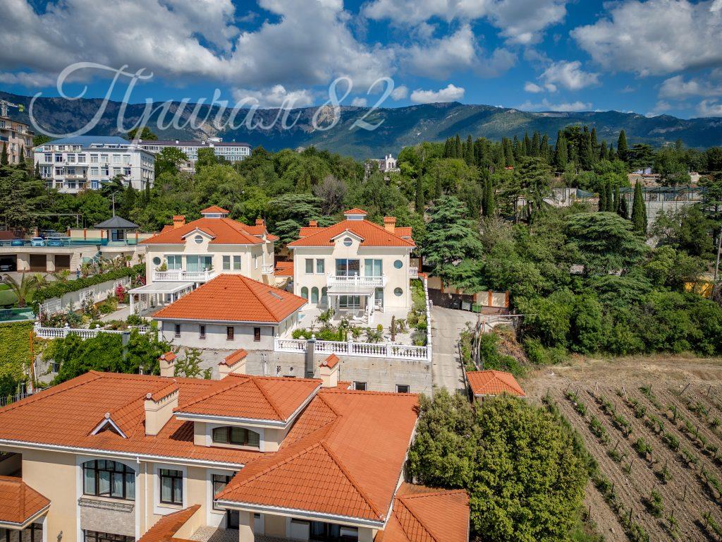 Ялта, ул. Коммунаров 12