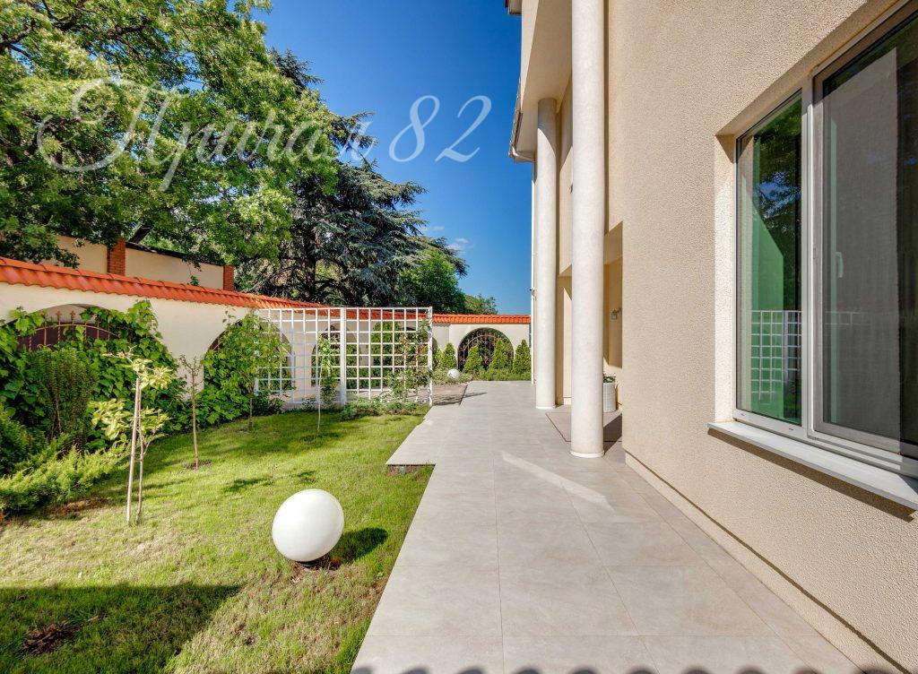 Ялта, ул. Коммунаров 12