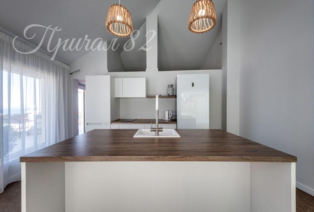 Ялта, ул. Коммунаров 12