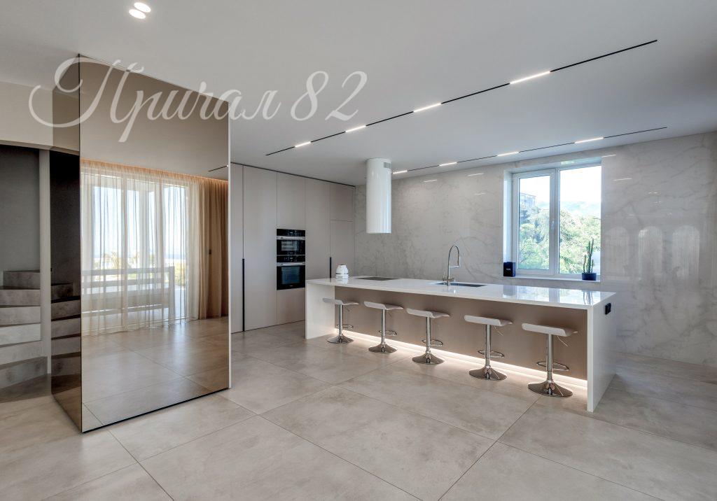 Ялта, ул. Коммунаров 12