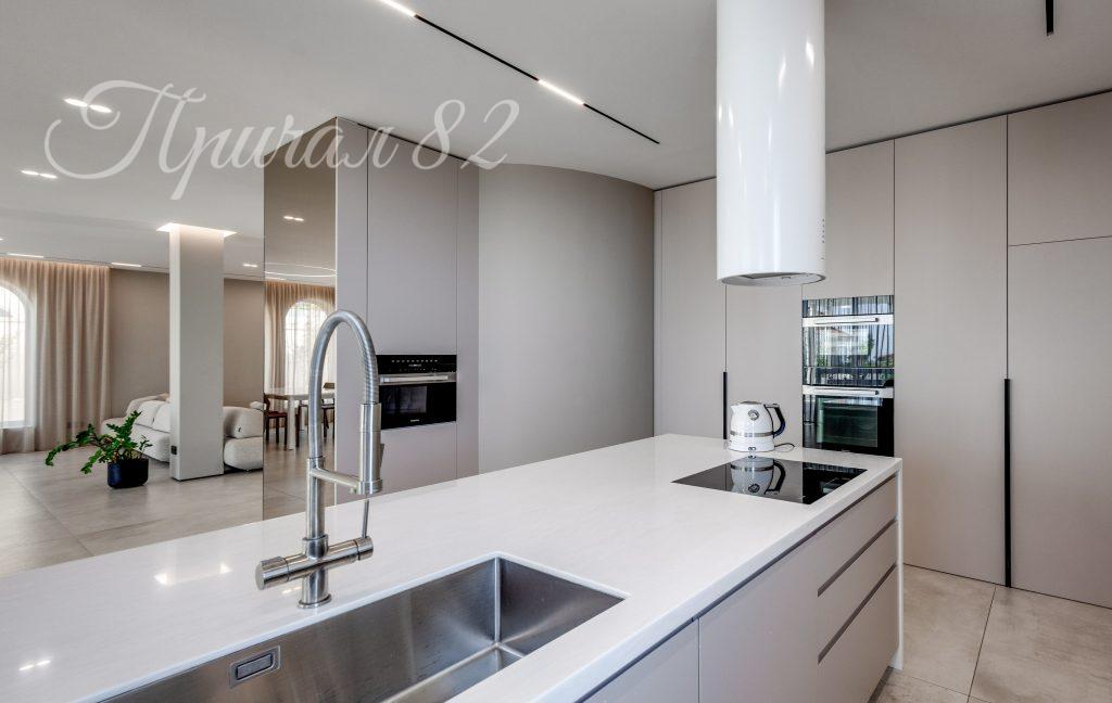 Ялта, ул. Коммунаров 12