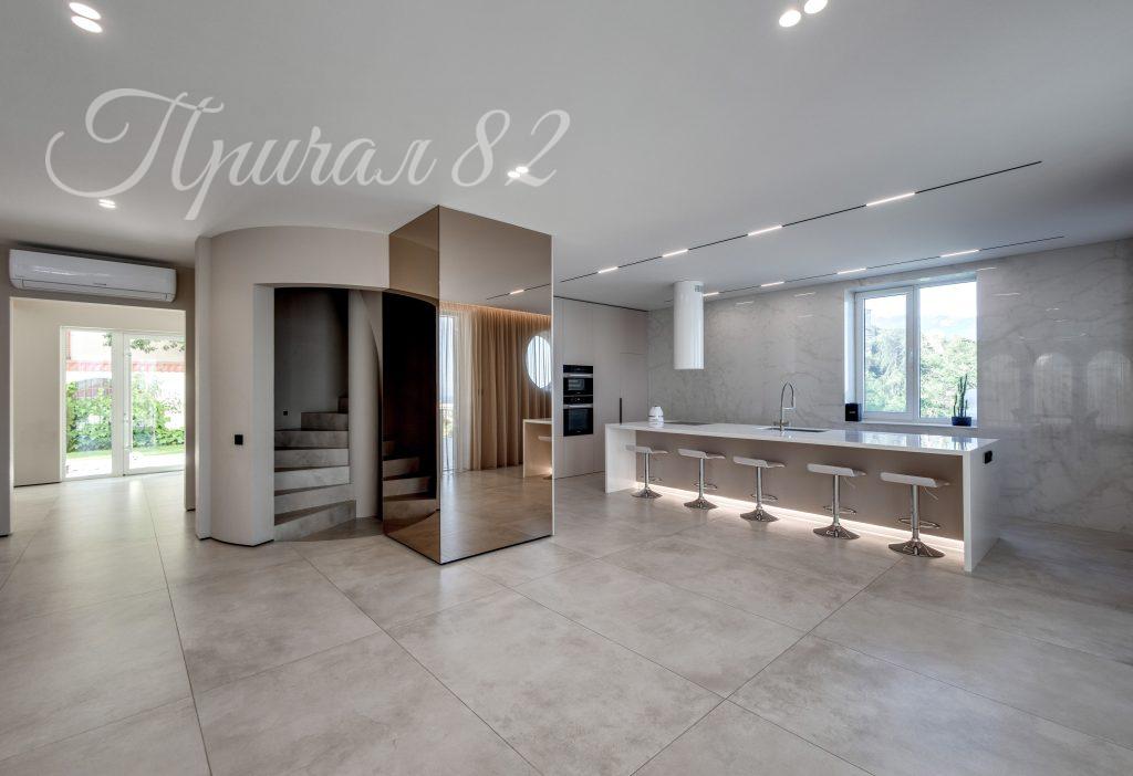 Ялта, ул. Коммунаров 12