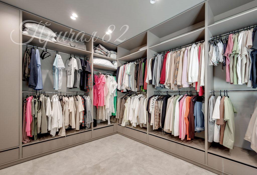 Ялта, ул. Коммунаров 12