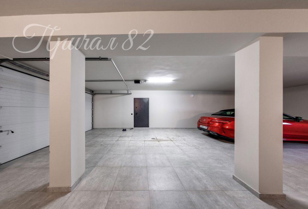 Ялта, ул. Коммунаров 12