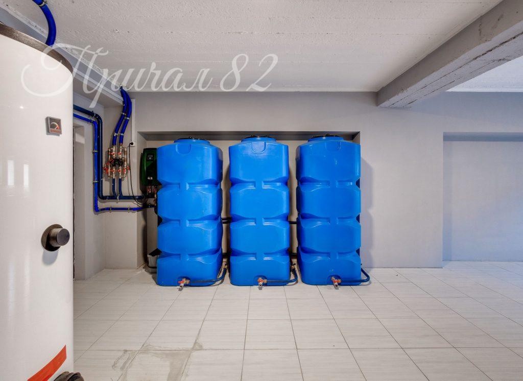 Ялта, ул. Коммунаров 12