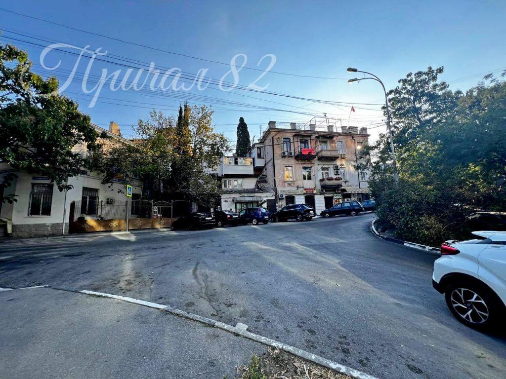 Ялта. ул. Руданского 8б