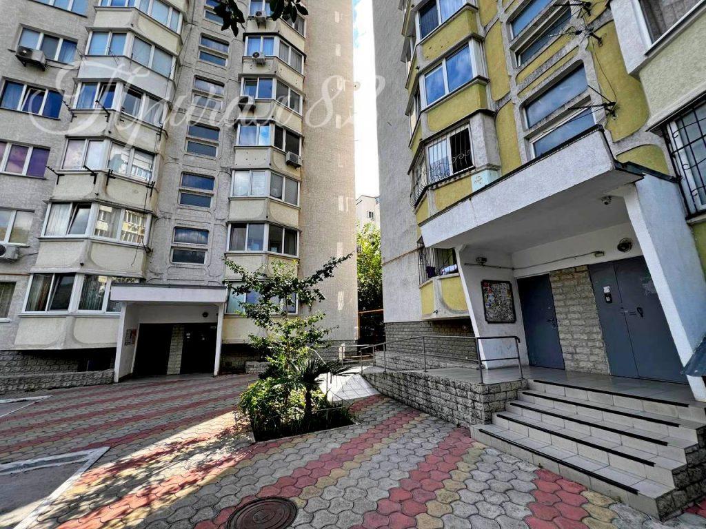 Ялта, ул. Блюхера 50