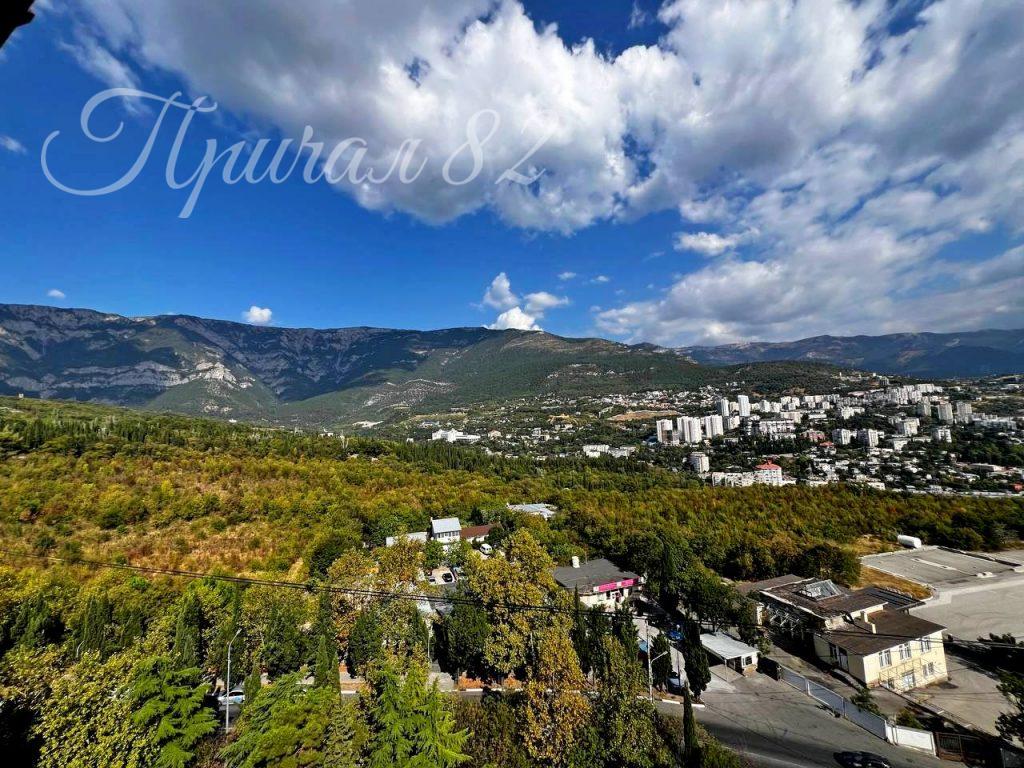 Ялта, ул. Блюхера 50