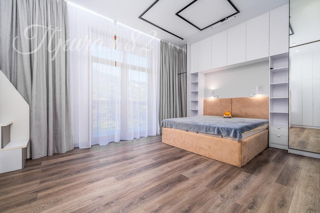 Ялта, шоссе Дражинского 26