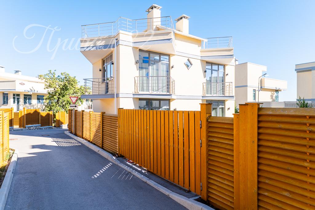 Ялта, пгт. Гаспра, ул. Горького 92