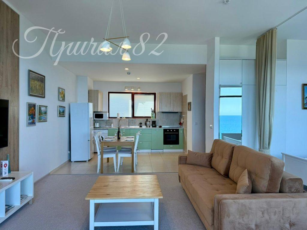 Алушта, Аллея декабристов 5