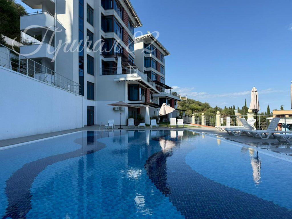 Алушта, Аллея декабристов 5