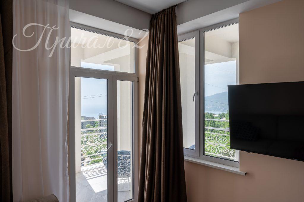 Ялта, пгт. Восход, ул. Наташинская, 2ж