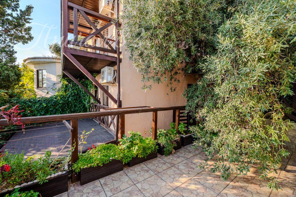 Ялта, ул. Массандровская д. 13