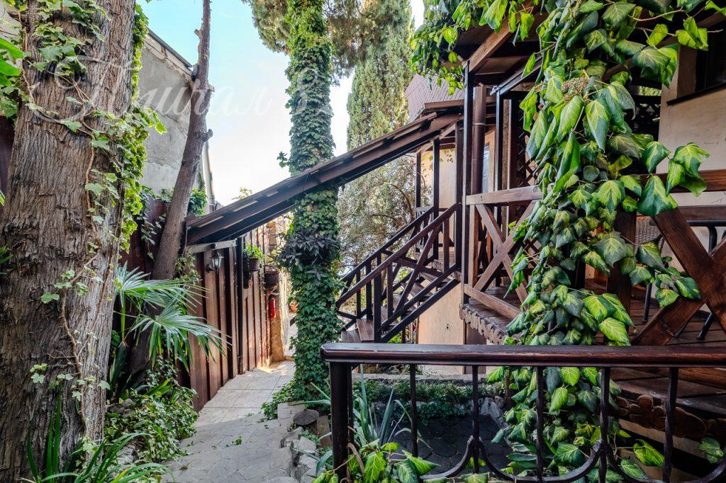 Ялта, ул. Массандровская д. 13