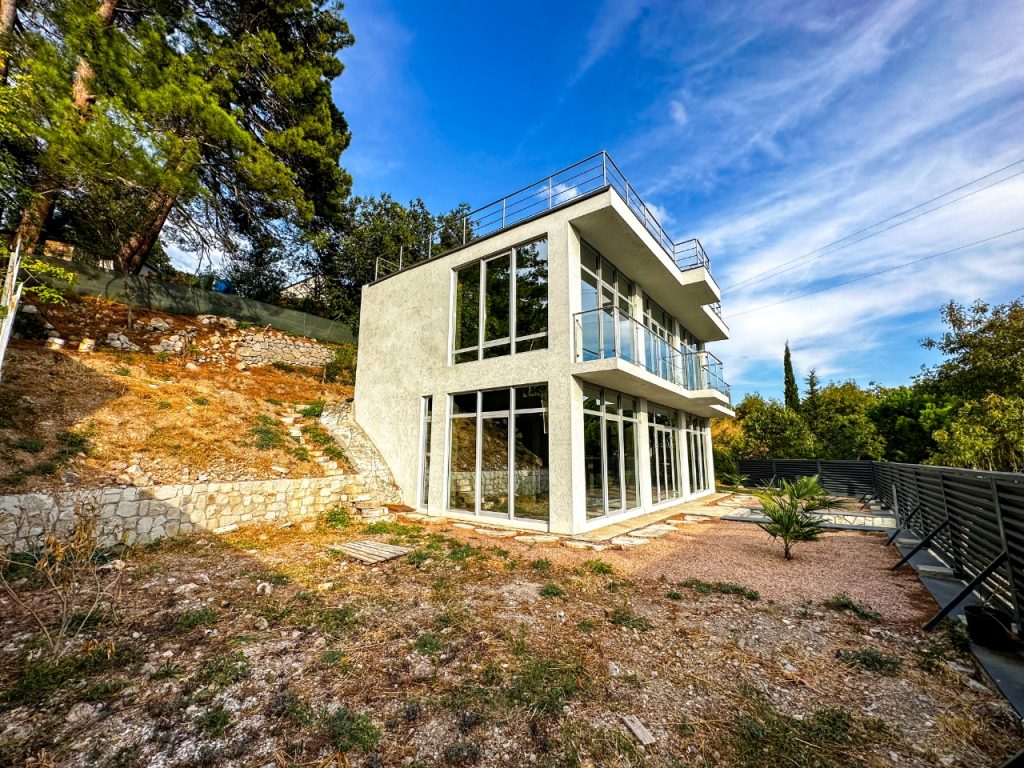 Ялта, Восход, Авроры