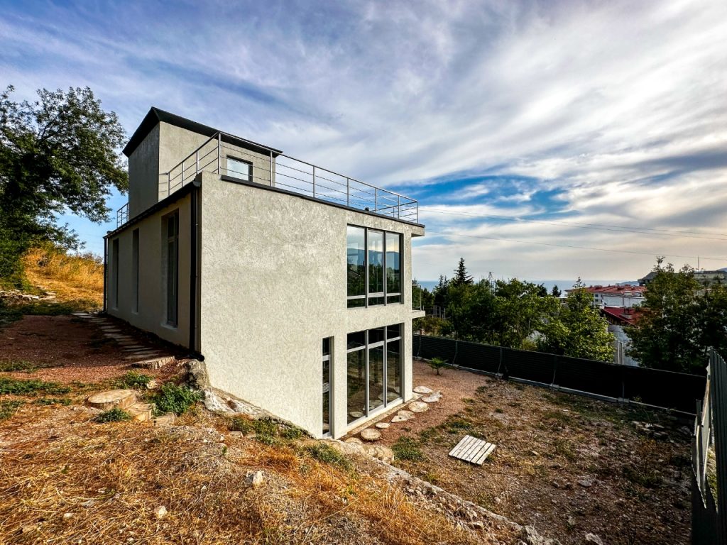 Ялта, Восход, Авроры