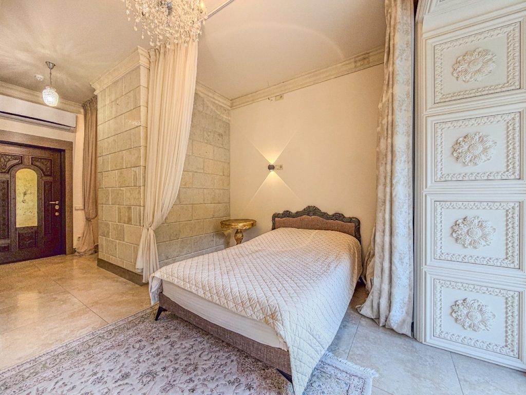 Республика Крым, Ялта, Парковый проезд 6Б