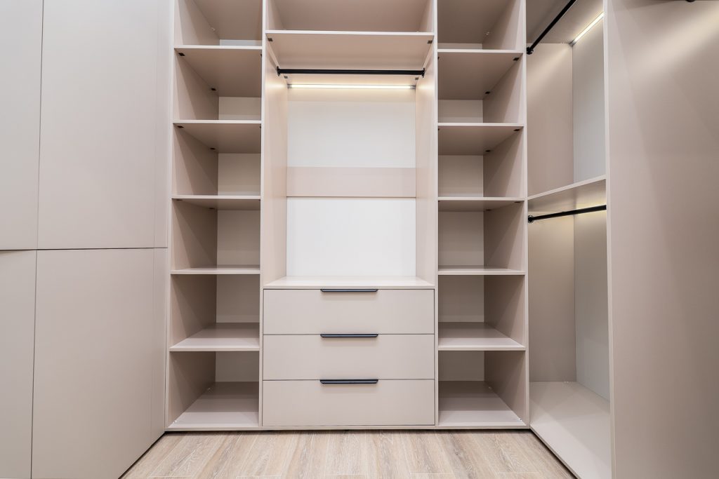 Ялта, пгт. Отрадное, ул. Шоссе Дражинского 24