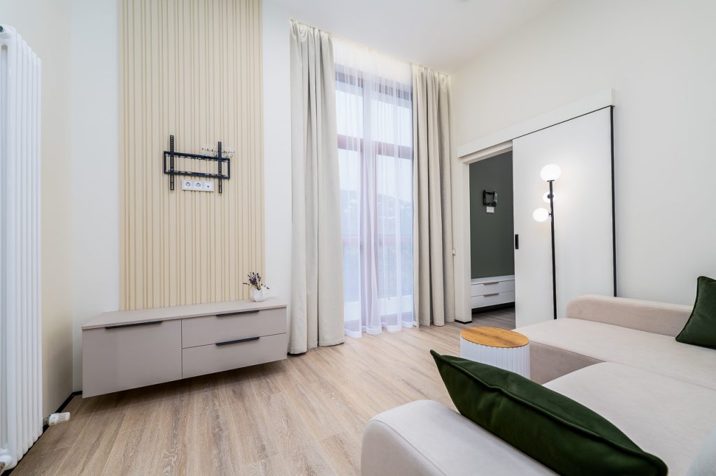 Ялта, пгт. Отрадное, ул. Шоссе Дражинского 24