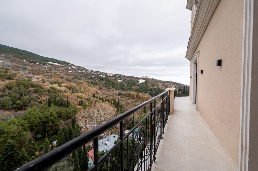 Ялта, пгт. Отрадное, ул. Шоссе Дражинского 24