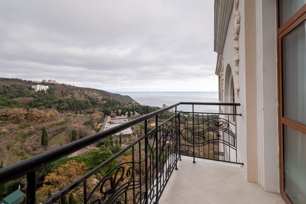 Ялта, пгт. Отрадное, ул. Шоссе Дражинского 24