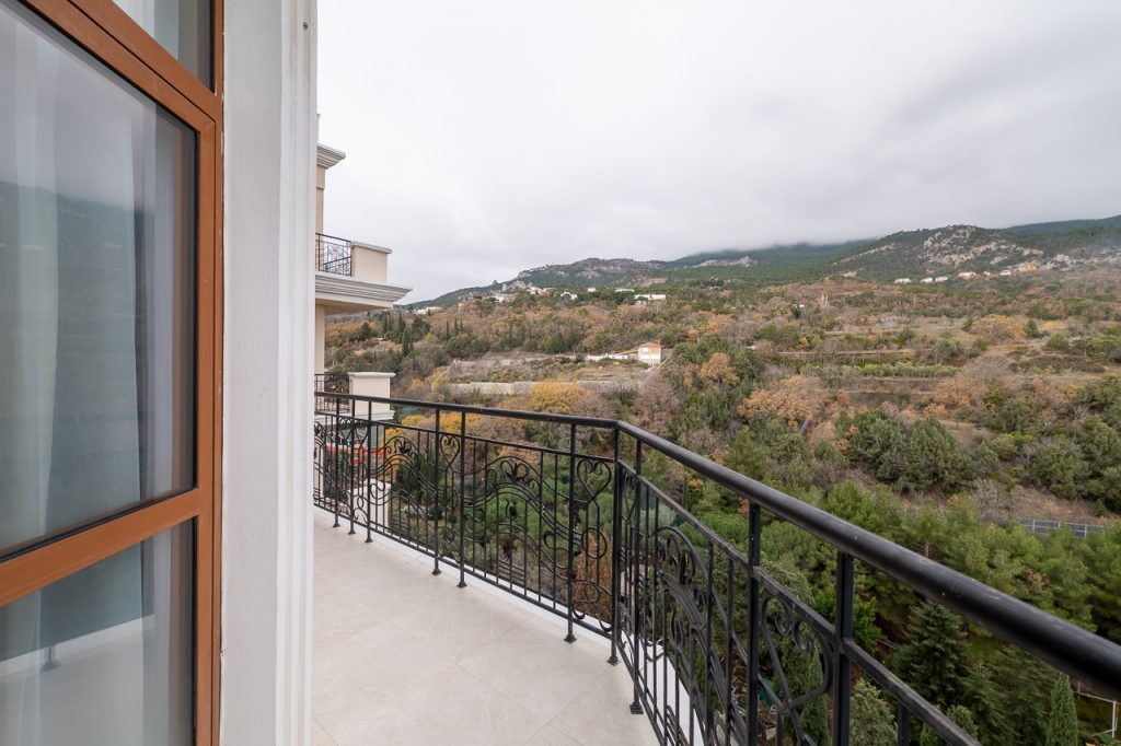 Ялта, пгт. Отрадное, ул. Шоссе Дражинского 24