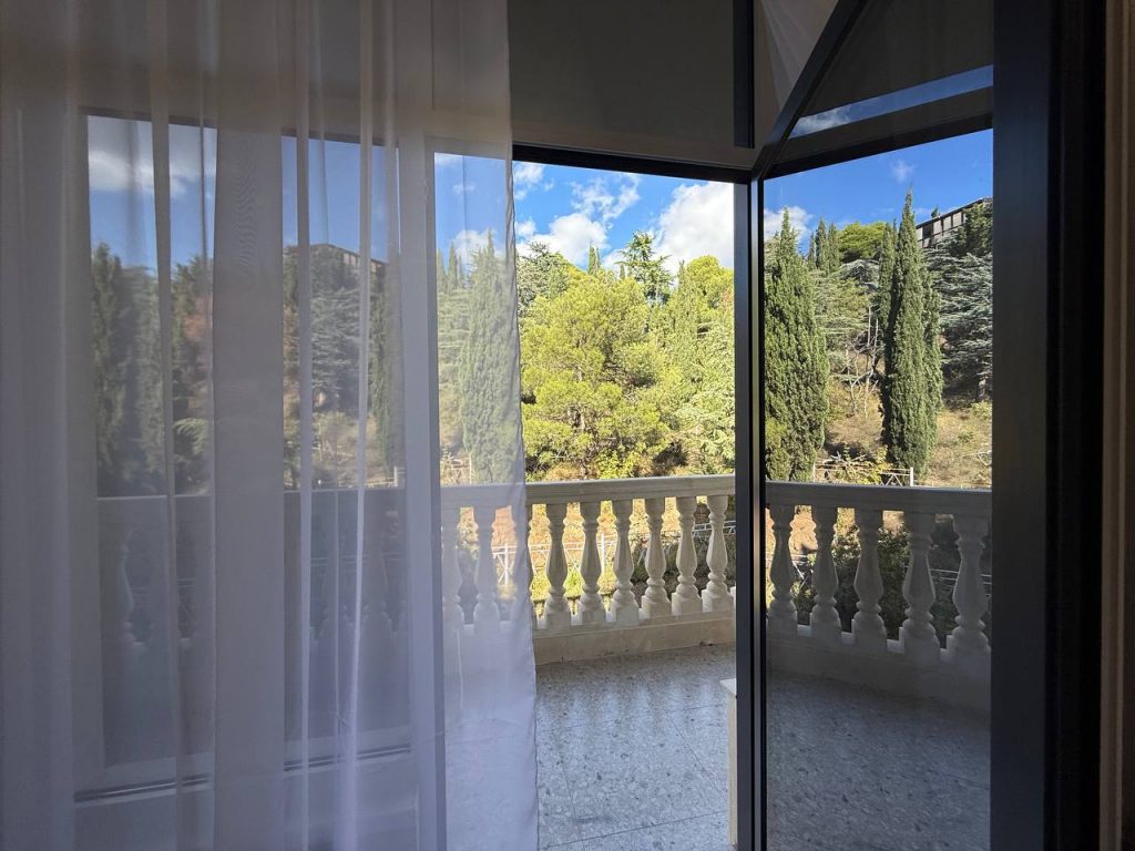 Ялта, Войкова 20